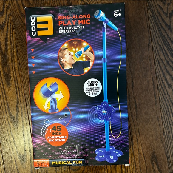 Code 3 Sing-Along Play Mic With Built in Speaker and Stand Blue - Picture 1 of 6